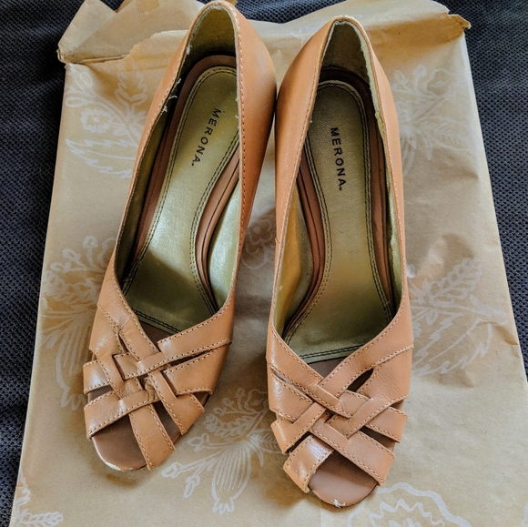 open toe heels size 9 - Picture 3 of 8